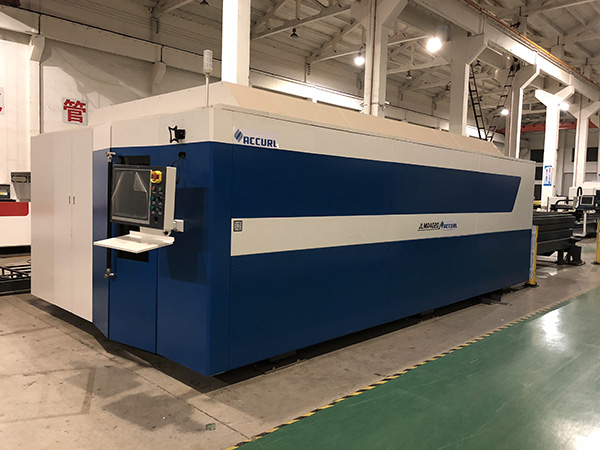 د بشپړ تړل شوي فلټ چینجر فابریک لیزر پائپ او د شاتو د مټ کټینګ ماشین